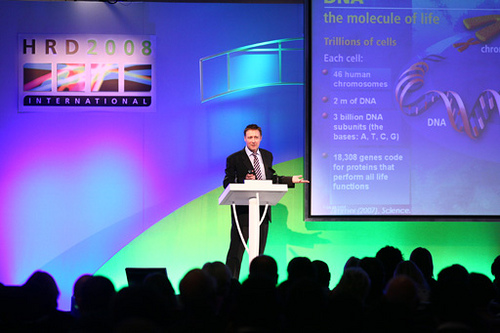Dr Guy Sutton presenting a Masterclass - 'Mind & Brain In The 21st Century - to 400 delegates at the CIPD World Congress, London 2008